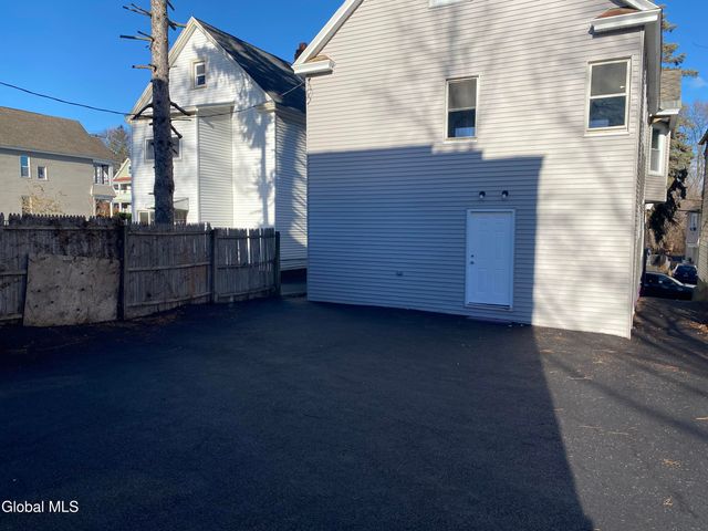 1027 2nd Avenue, Schenectady, NY 12303
