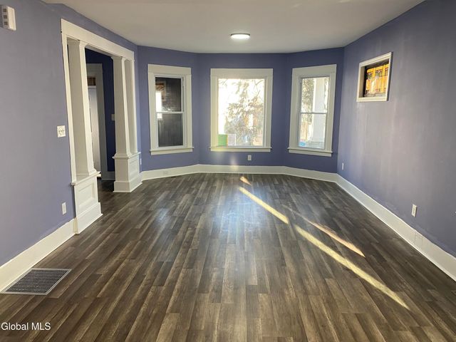 1027 2nd Avenue, Schenectady, NY 12303