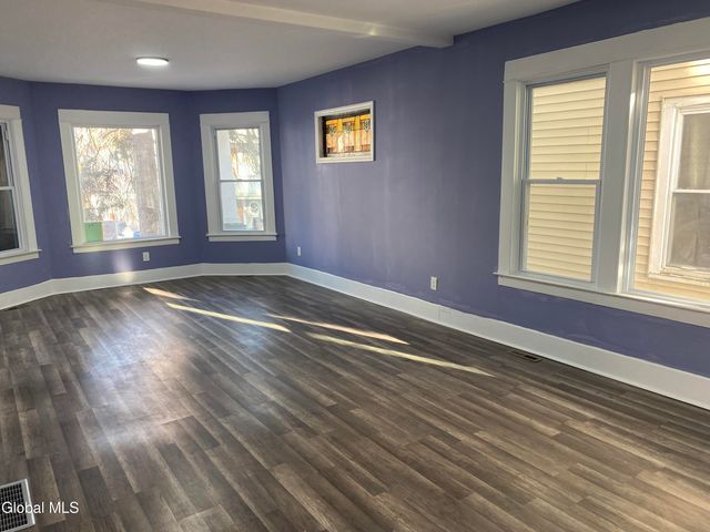 1027 2nd Avenue, Schenectady, NY 12303