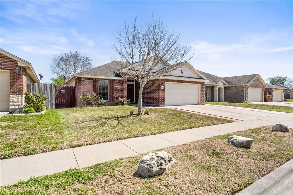 6726 Earnhart, Corpus Christi, TX 78414