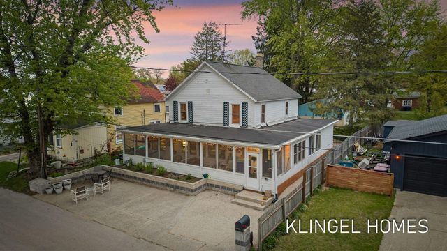 17386 Villa Park Street, Spring Lake, MI 49456