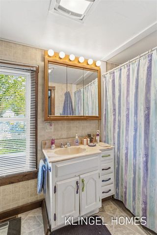 17386 Villa Park Street, Spring Lake, MI 49456
