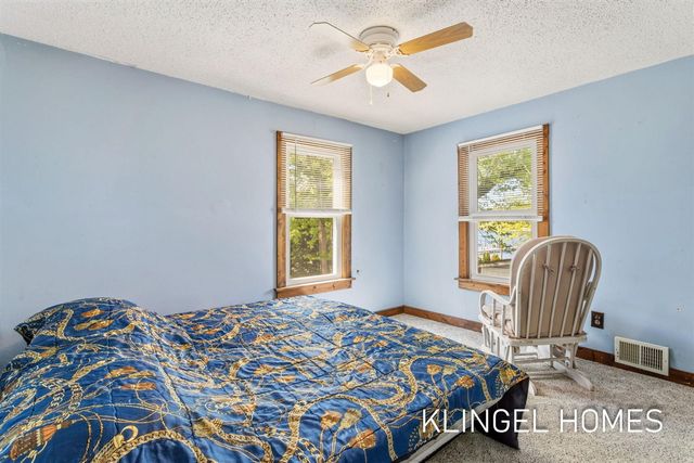 17386 Villa Park Street, Spring Lake, MI 49456