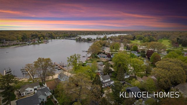 17386 Villa Park Street, Spring Lake, MI 49456
