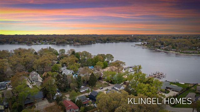 17386 Villa Park Street, Spring Lake, MI 49456