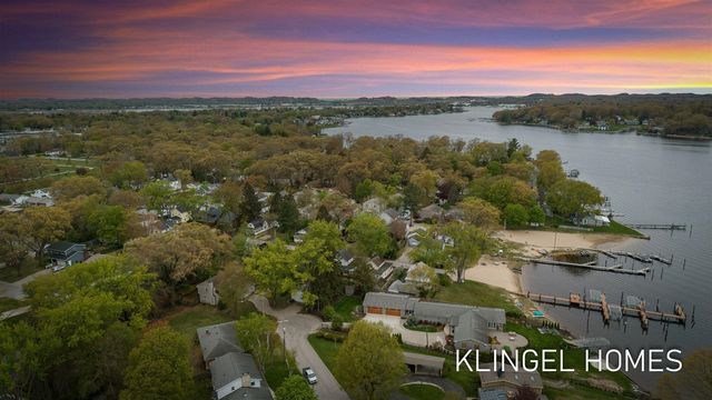 17386 Villa Park Street, Spring Lake, MI 49456