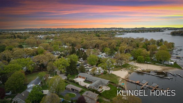17386 Villa Park Street, Spring Lake, MI 49456