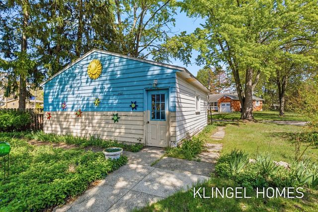 17386 Villa Park Street, Spring Lake, MI 49456