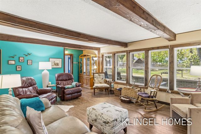 17386 Villa Park Street, Spring Lake, MI 49456