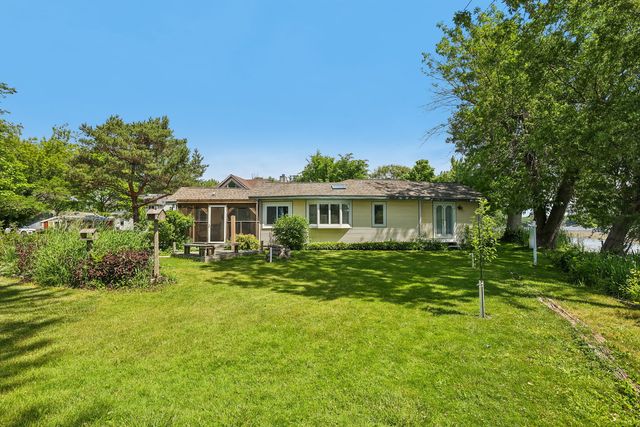 34983 Hickory Avenue, Ingleside, IL 60041