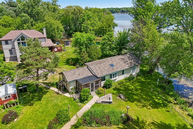 34983 Hickory Avenue, Ingleside, IL 60041