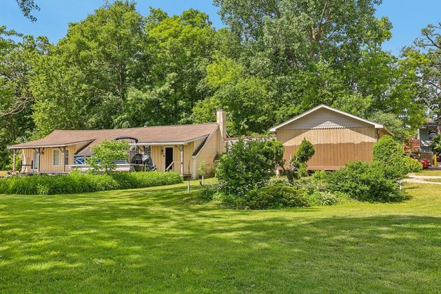 34983 Hickory Avenue, Ingleside, IL 60041