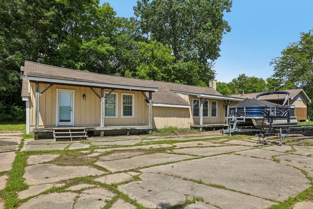 34983 Hickory Avenue, Ingleside, IL 60041