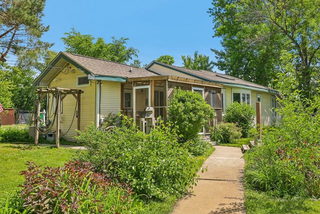 34983 Hickory Avenue, Ingleside, IL 60041