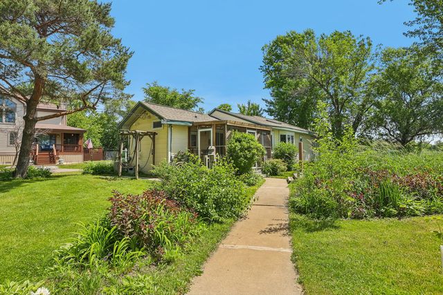 34983 Hickory Avenue, Ingleside, IL 60041