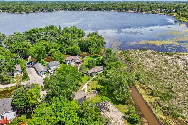 34983 Hickory Avenue, Ingleside, IL 60041