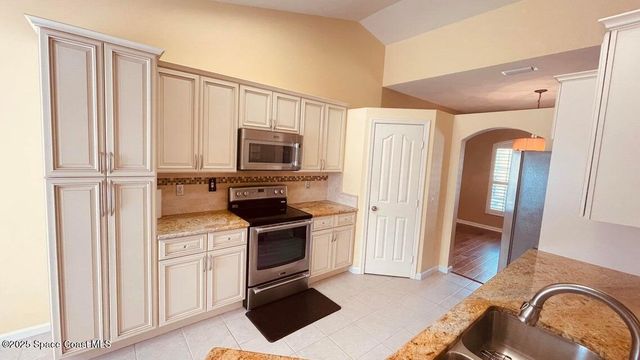 1829 SW Hickock Terrace, Port St. Lucie, FL 34953