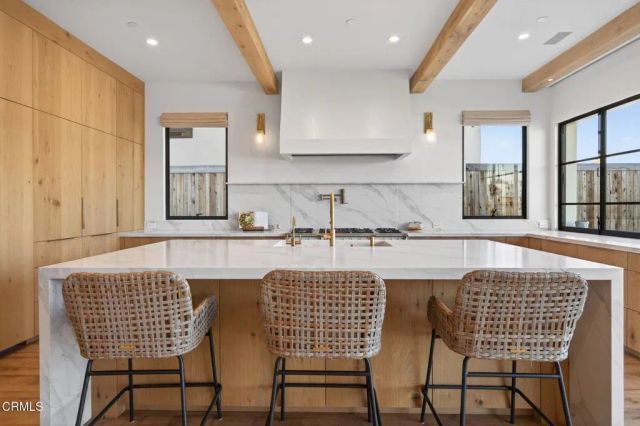 1305 Beachmont, Ventura, CA 93001