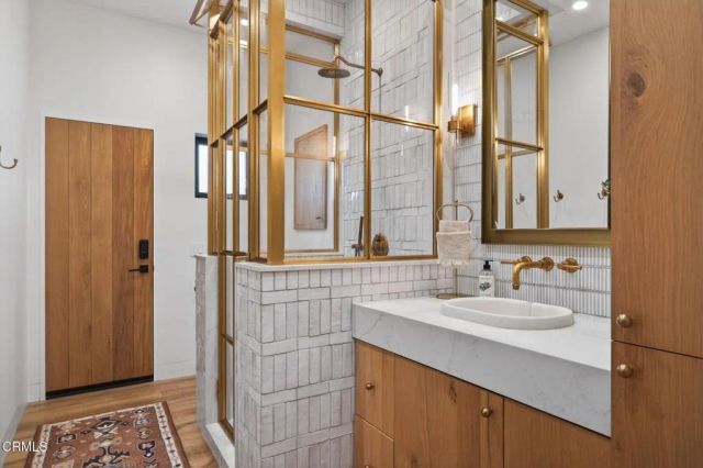 1305 Beachmont, Ventura, CA 93001