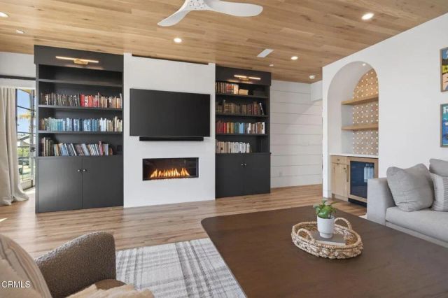 1305 Beachmont, Ventura, CA 93001