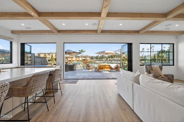 1305 Beachmont, Ventura, CA 93001