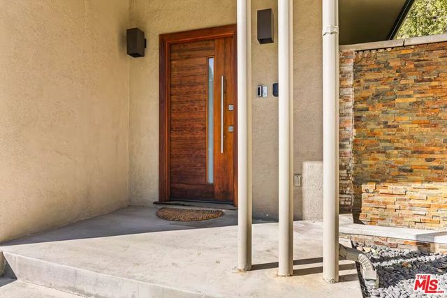 3795 Fredonia Drive, Los Angeles, CA 90068