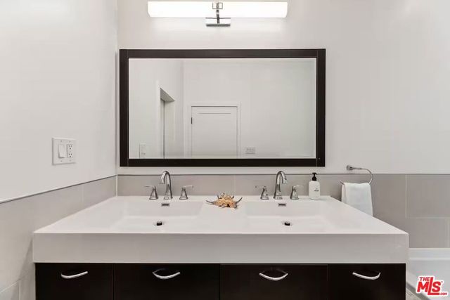 3795 Fredonia Drive, Los Angeles, CA 90068