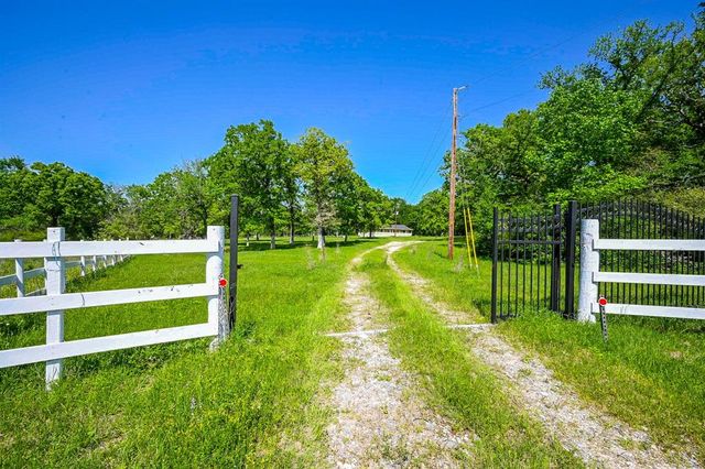 7111 Refugio Circle, Bedias, TX 77831