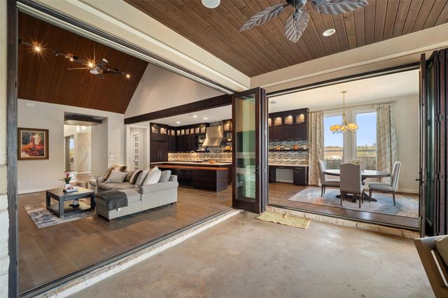 18101 Vistancia DR, Dripping Springs, TX 78620