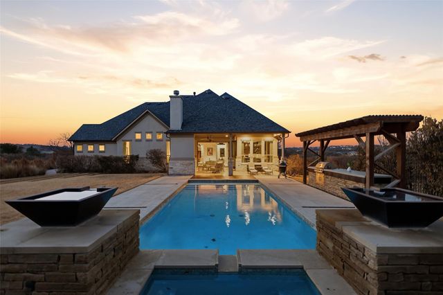 18101 Vistancia DR, Dripping Springs, TX 78620