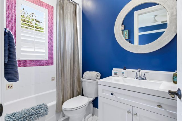 1122 San Michele Way, Palm Beach Gardens, FL 33418