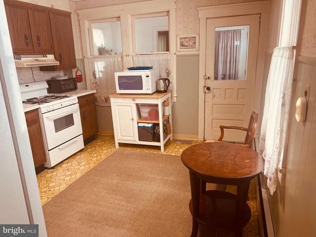608 BORDENTOWN RD, Burlington, NJ 08016
