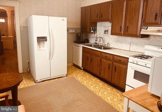 608 BORDENTOWN RD, Burlington, NJ 08016