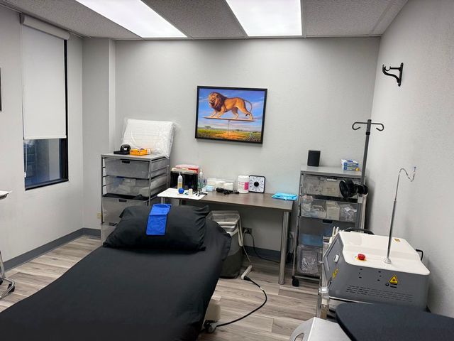 950 Skokie Boulevard, Northbrook, IL 60062