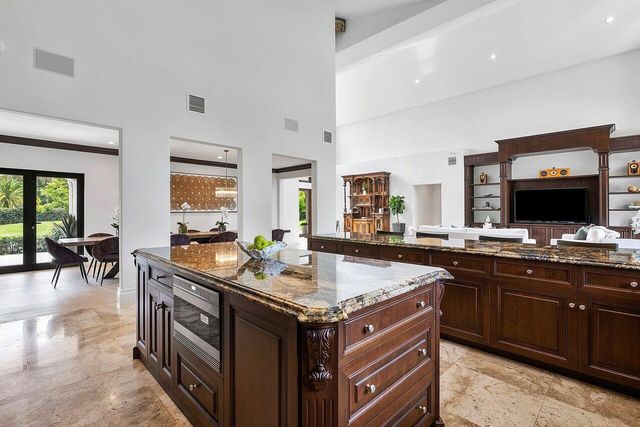 21677 El Bosque Way, Boca Raton, FL 33428