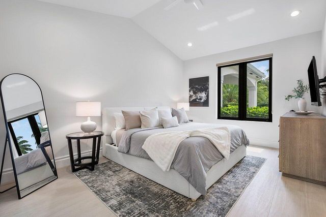 21677 El Bosque Way, Boca Raton, FL 33428