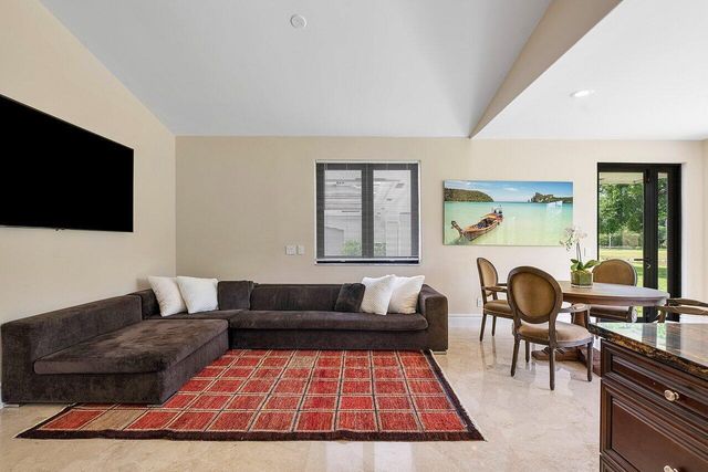 21677 El Bosque Way, Boca Raton, FL 33428