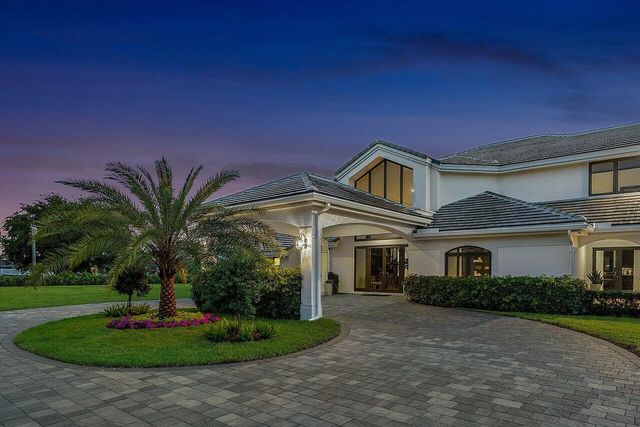 21677 El Bosque Way, Boca Raton, FL 33428