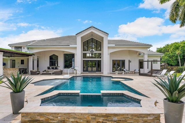 21677 El Bosque Way, Boca Raton, FL 33428