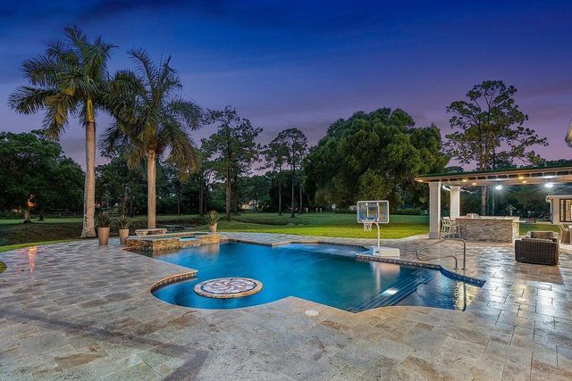 21677 El Bosque Way, Boca Raton, FL 33428