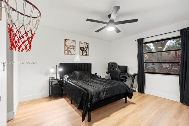 1641 NW 96th Terrace, Pembroke Pines, FL 33024