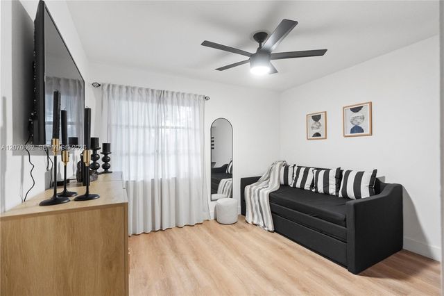 1641 NW 96th Terrace, Pembroke Pines, FL 33024