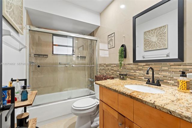 1641 NW 96th Terrace, Pembroke Pines, FL 33024