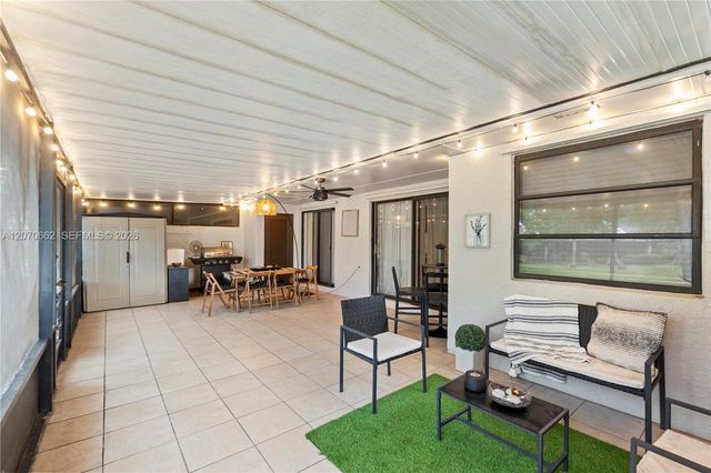 1641 NW 96th Terrace, Pembroke Pines, FL 33024