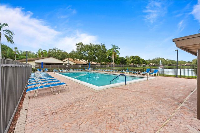 1641 NW 96th Terrace, Pembroke Pines, FL 33024