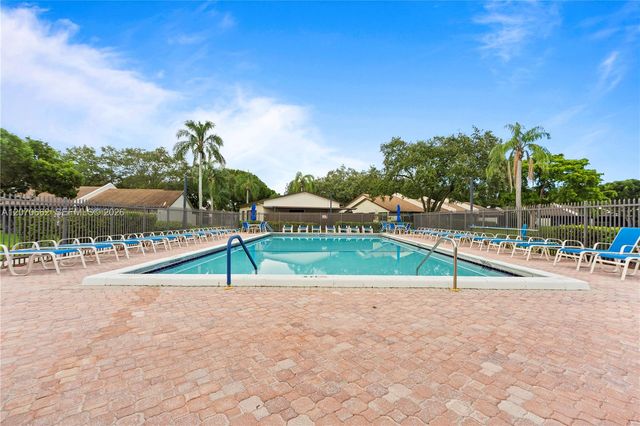 1641 NW 96th Terrace, Pembroke Pines, FL 33024