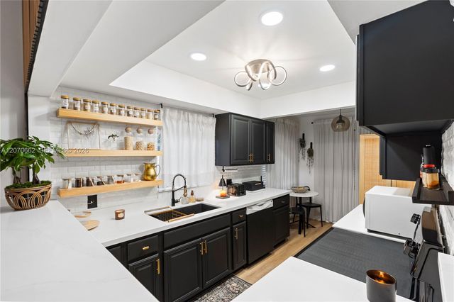 1641 NW 96th Terrace, Pembroke Pines, FL 33024