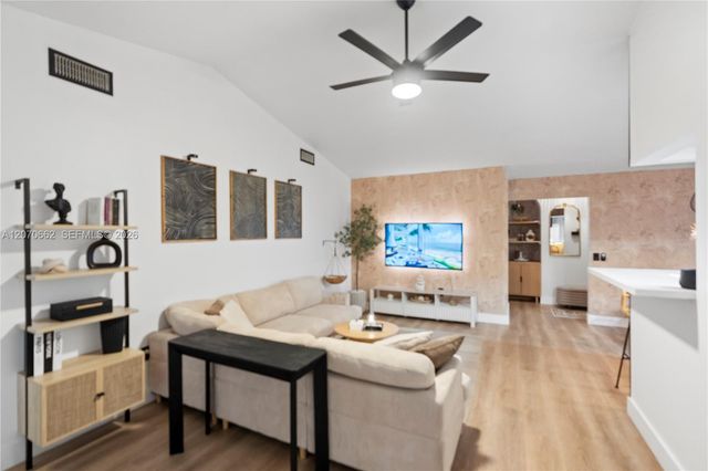 1641 NW 96th Terrace, Pembroke Pines, FL 33024
