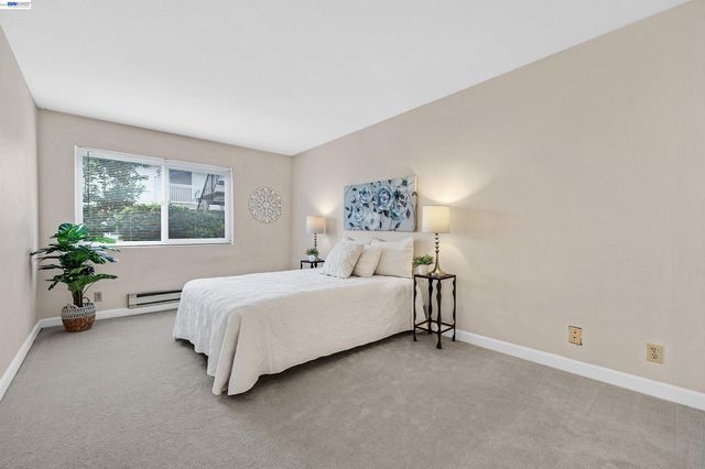 1570 165Th Ave 104, Ashland, CA 94578