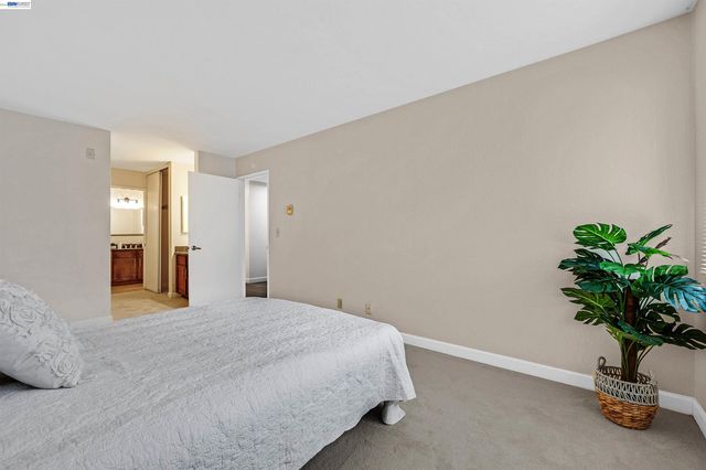 1570 165Th Ave 104, Ashland, CA 94578